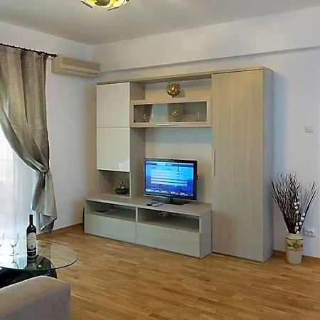 Luxury Flat Wtterrace Adela 4* Bucharest